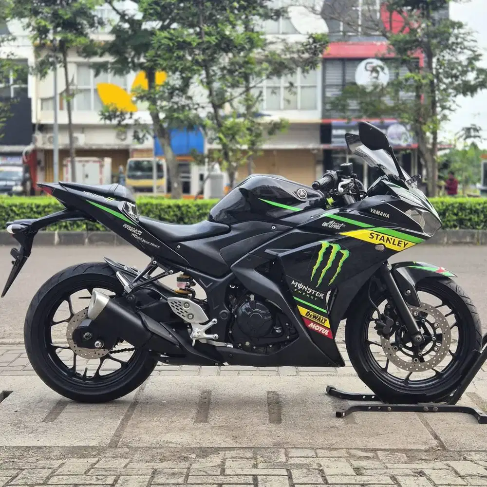 YAMAHA R25 V1 2015 BLACK KM LOW PAJAK ON SIAP NGEBUT