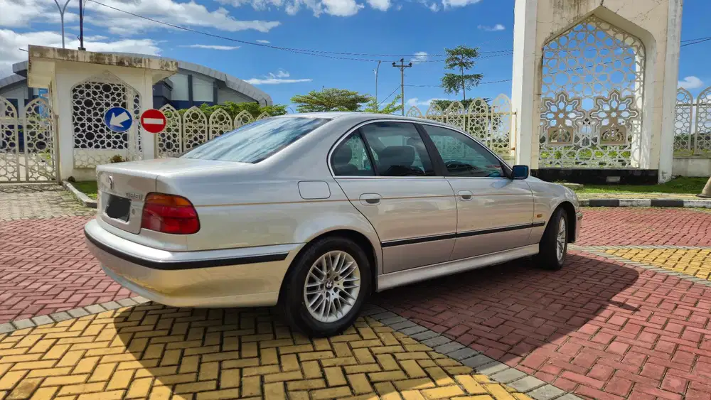 BMW E39 528i 1997 Pristine Condition