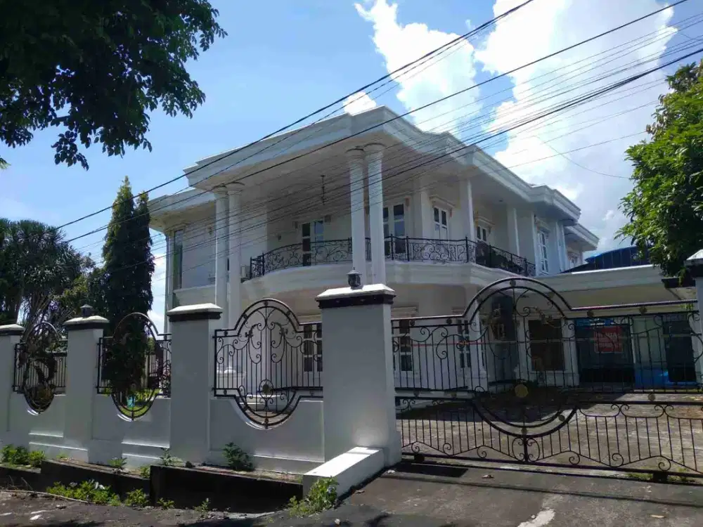 Di jual Rumah mewah terawat aman dan strategis manado