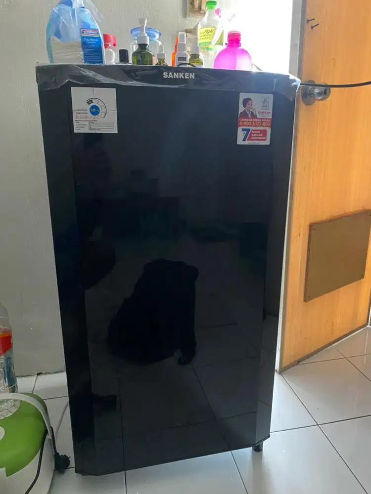 Jual kulkas baru di pakai 1 bulan