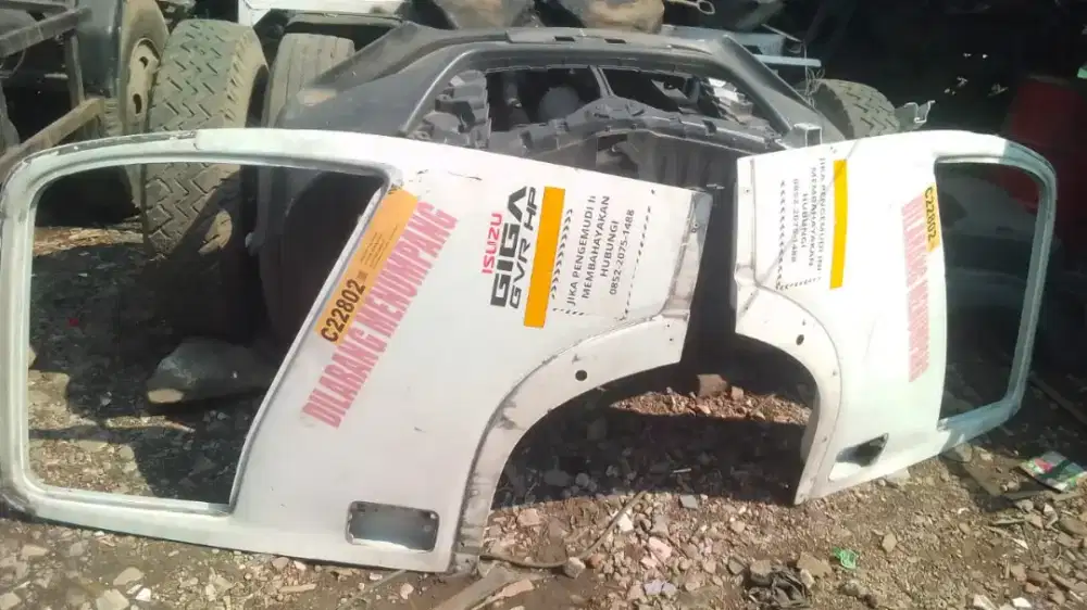 Jual pintu kanan kiri isuzu  giga