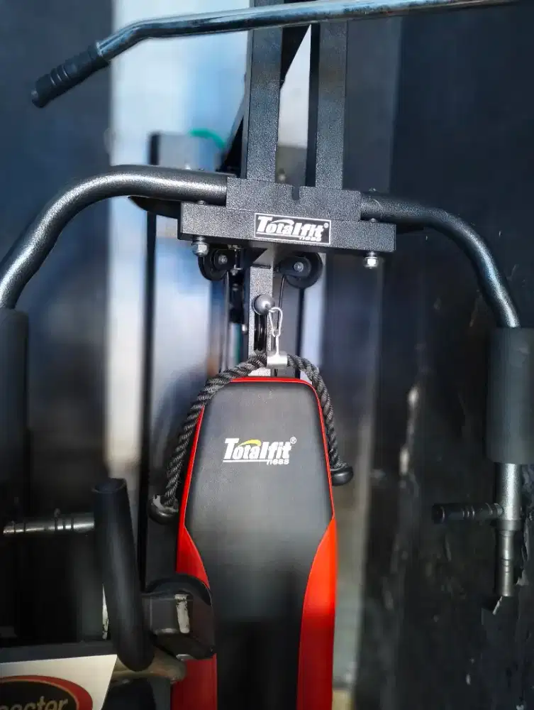 Home gym.Alat olahraga fitnes