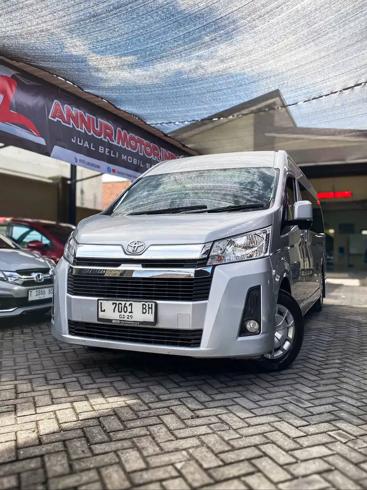 Harga Cash dan Paket Kredit Paling Murah HiAce 2.8 Premio MT 2023