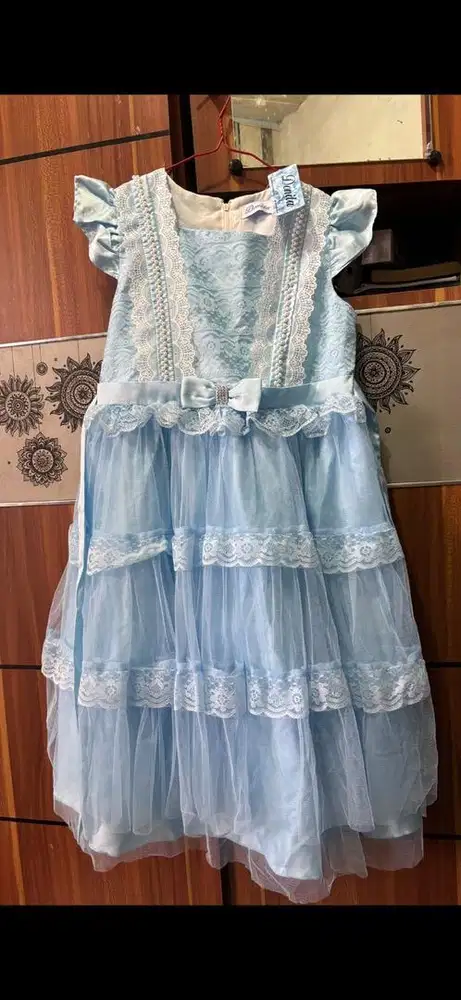 Baju pesta anak