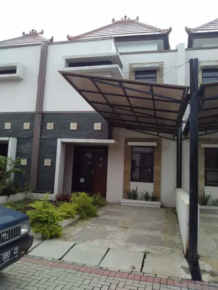 Disewakan rumah dalam cluster yang aman dan nyaman
