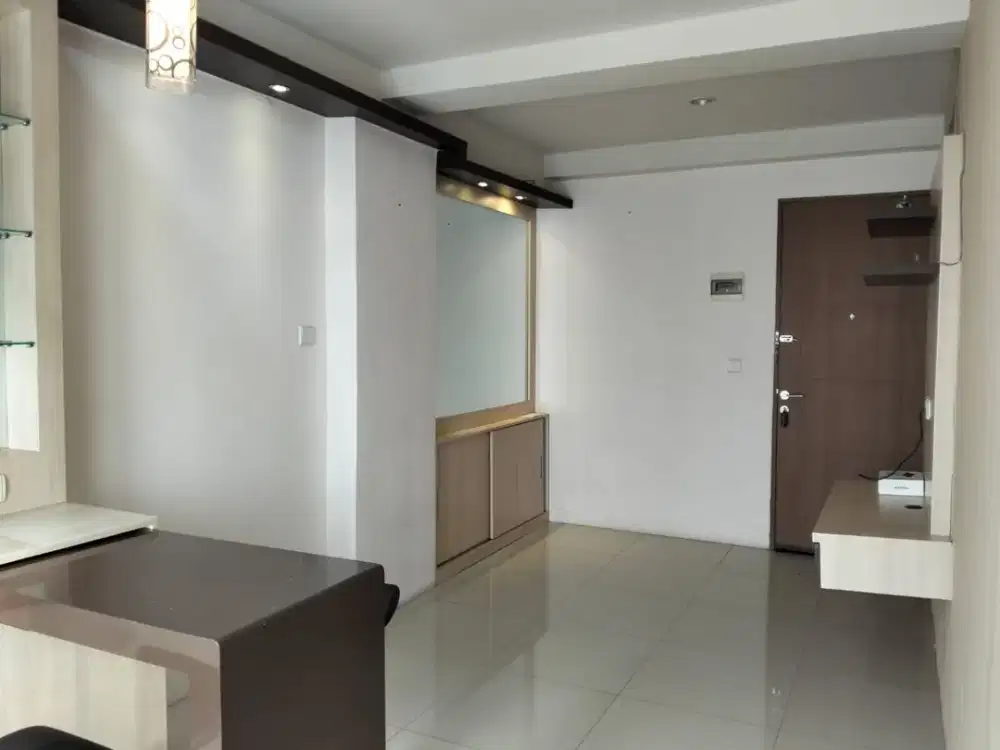 Disewakan Apartemen Oak Tower A Murah 2 Bedroom Semi Furnish Lantai 18