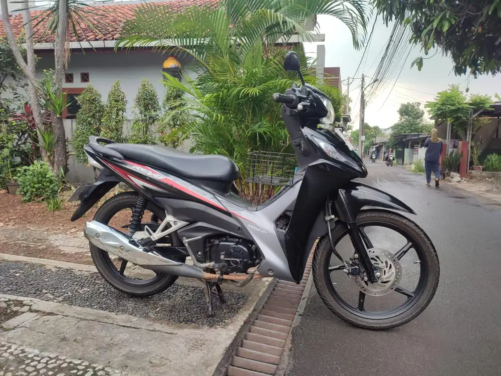 HONDA REVO FI TAHUN 2015 GURIH