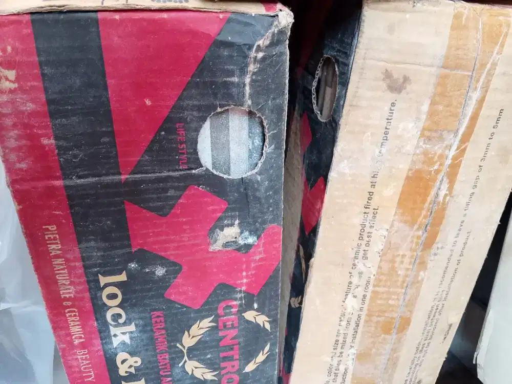 Keramik Merk Centro Baru Alam