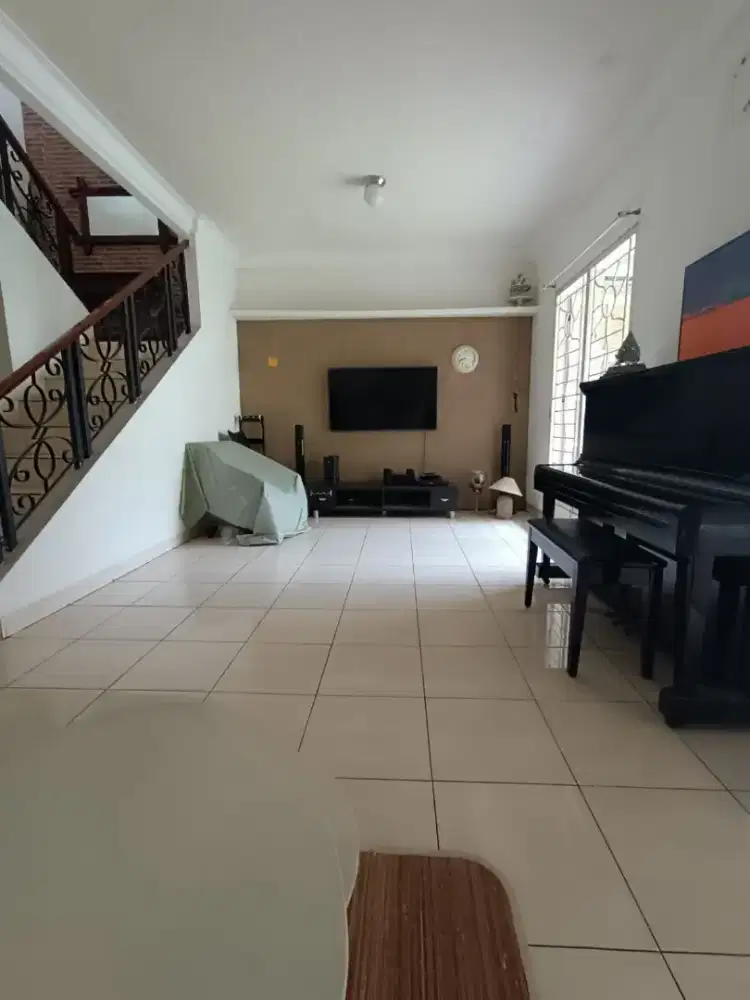 DIJUAL RUMAH CANTIK SIAP HUNI DI KOTA WISATA CIBUBUR LOKASI STRATEGIS