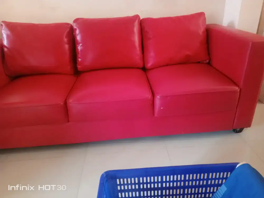 Kursi Sofa Merah