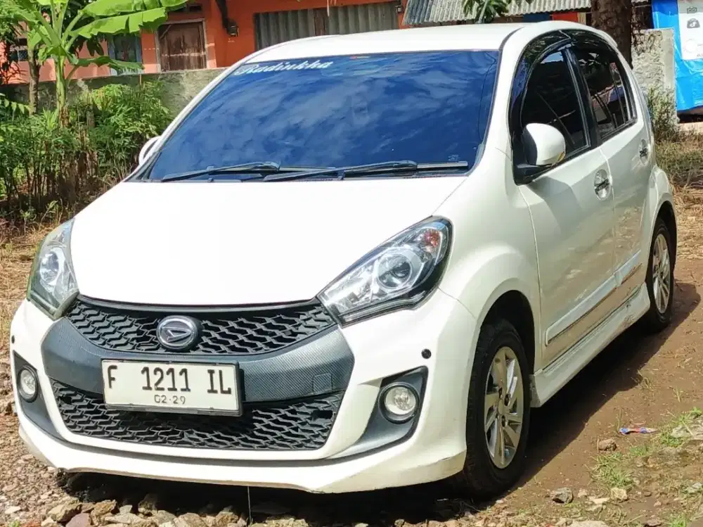 Daihatsu Sirion 2015 MT
