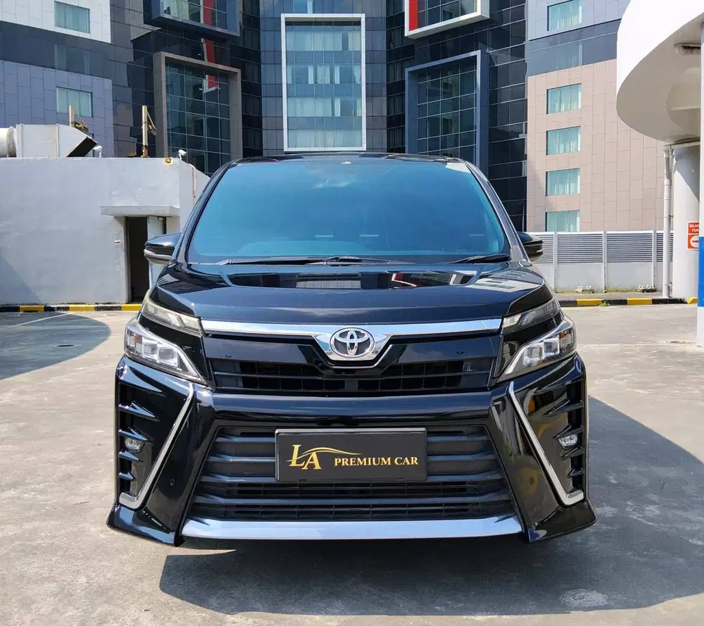 Toyota Voxy 2.0 A/T NIK 2018 TERBATAS
