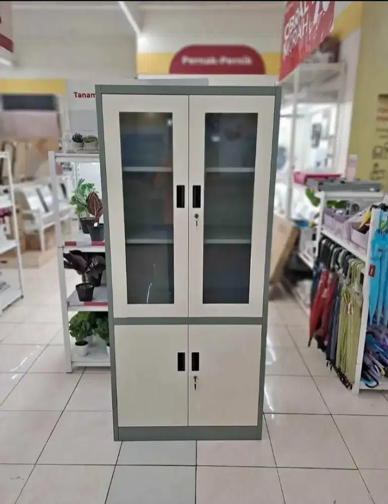 TERLARIS LEMARI PENYIMPANAN BESI