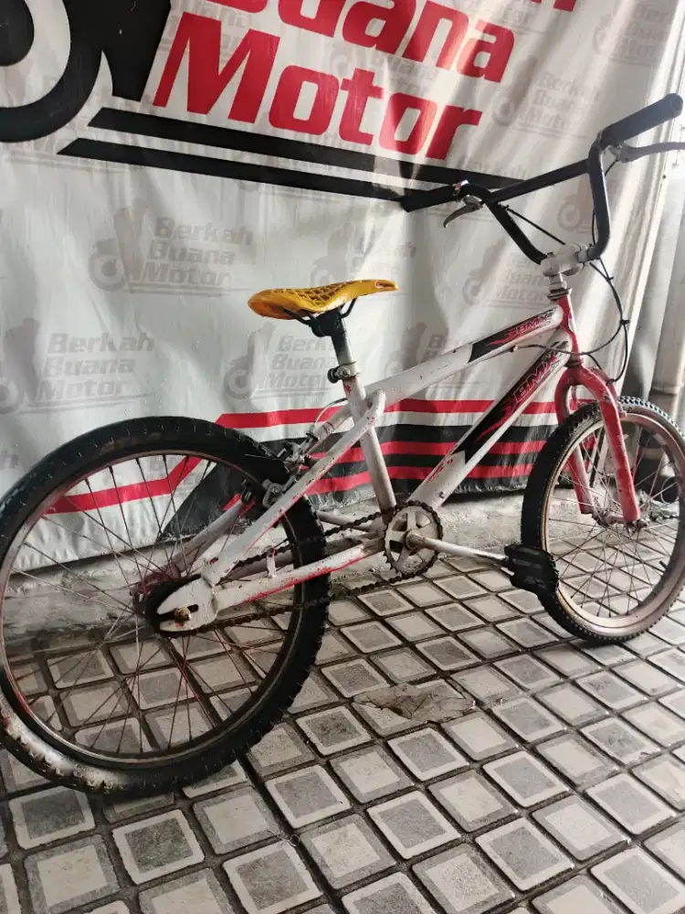 Sepeda anak BMX uk20