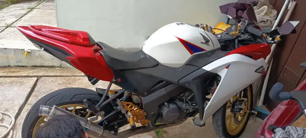 Dijual motor CBR 150 CC