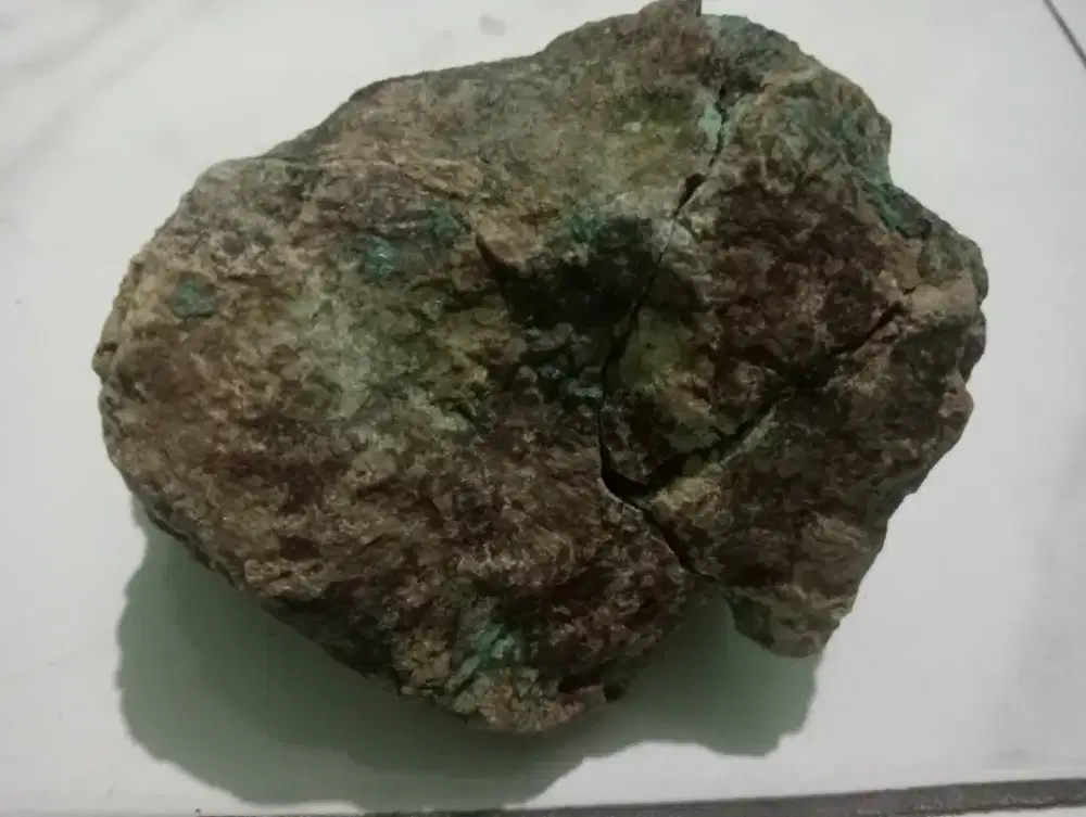 BONGKAHAN BATU BACAN