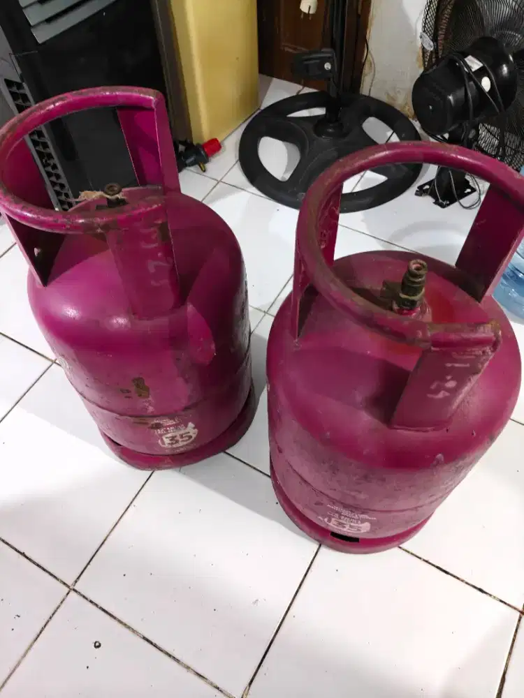 Jual beli barang bekas rumah tangga
