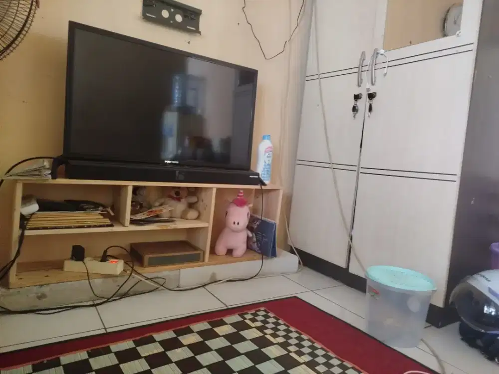 tv led Polytron 32 soundbar+stb android l