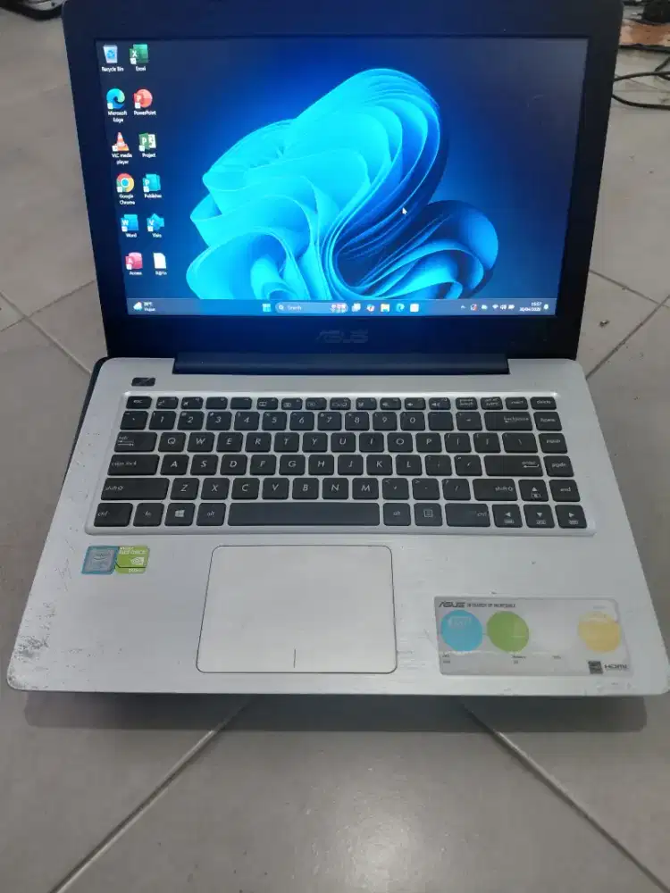 ASUS A456UQ I7 7500U/8/256SSD NVIDIA 940MX