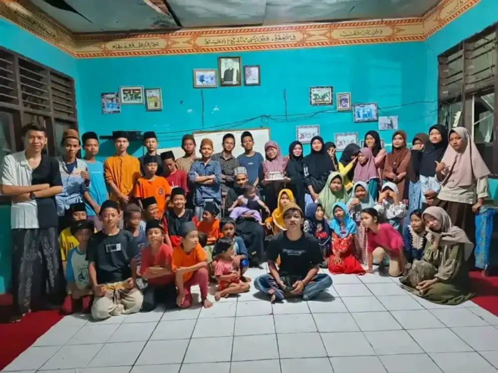 Guru ngaji atau marbot