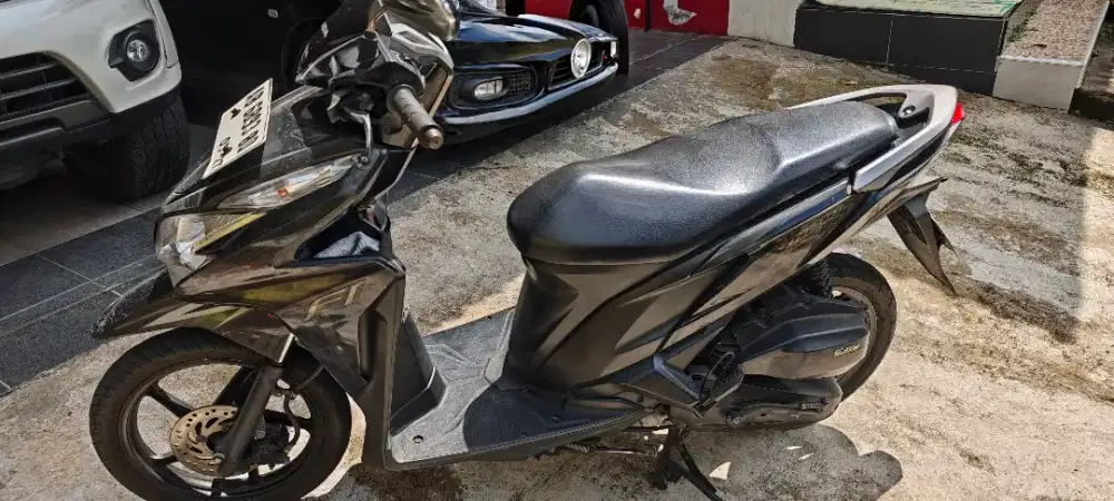 Jual Vario 125 warna hitam tangan pertama