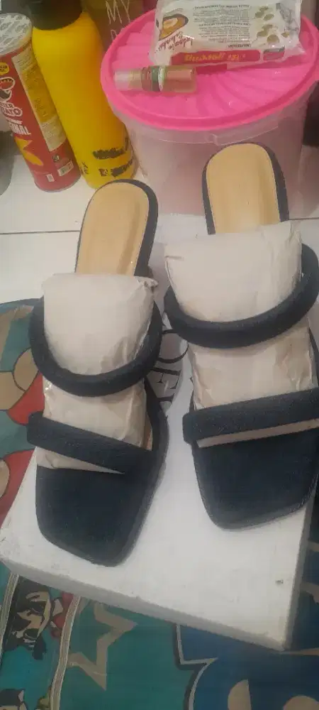 Sepatu bekas,tapi masih bagus