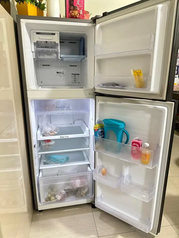 Kulkas Samsung 2 Pintu Rt22FARBDB1