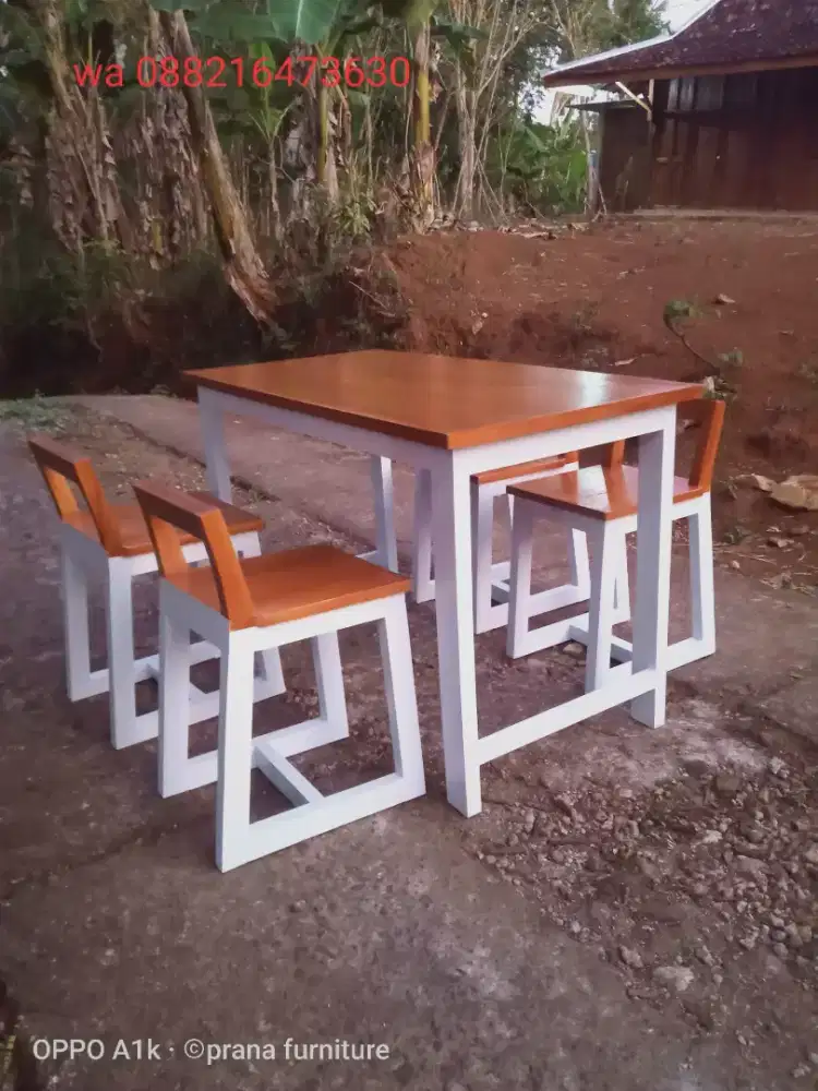Meja kursi cafe minimalis dan makan