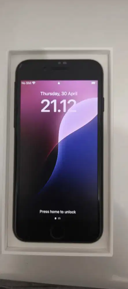 Iphone SE 128 GB Fullset - 2020