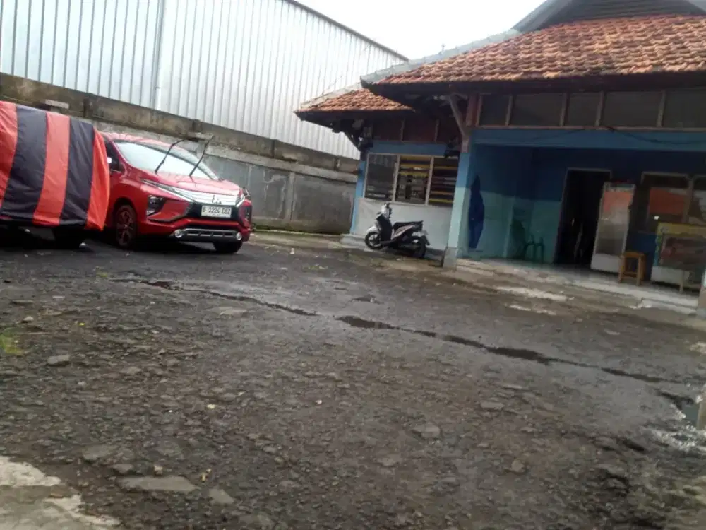 Dijual bangunan hitung Tanah luas 700m Cikokol Tangerang