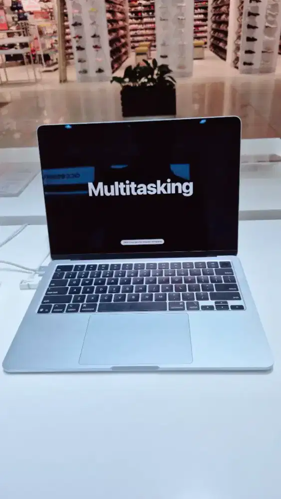 MACBOOK AIR 13 INC