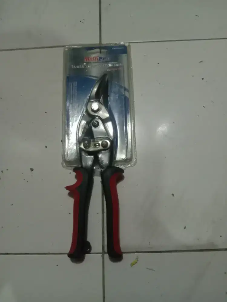 Tang potong besar