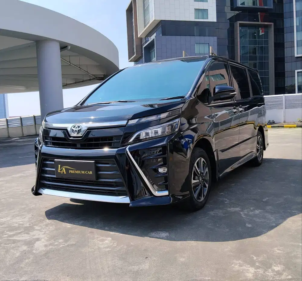 Toyota Voxy 2.0 A/T NIK 2018 SPECIAL
