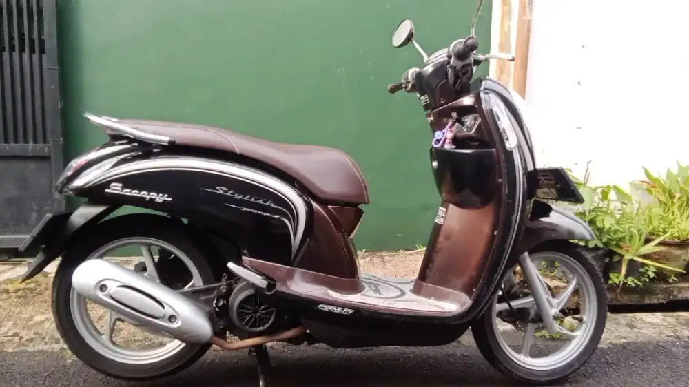 Scoopy stylish CBS ISS