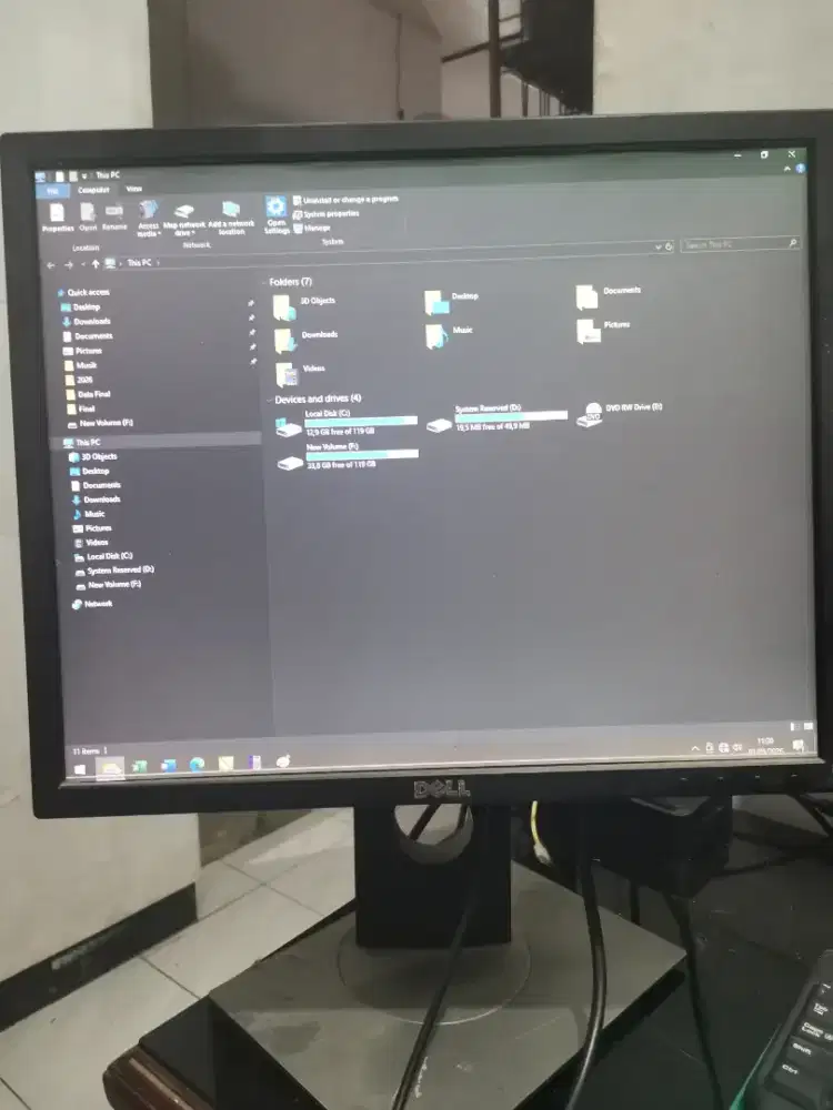Monitor Dell Kotak