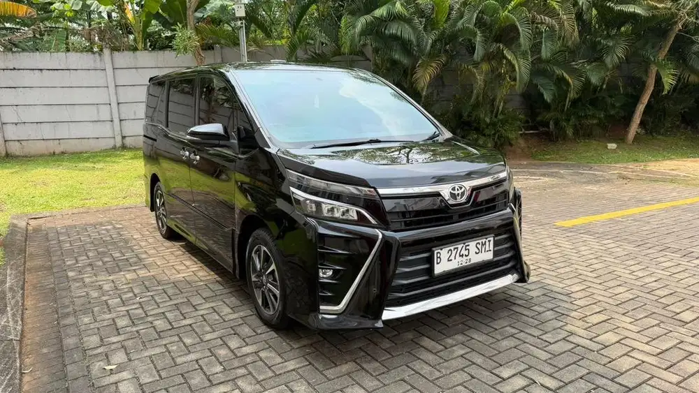 Toyota Voxy 2.0L NIK 2018