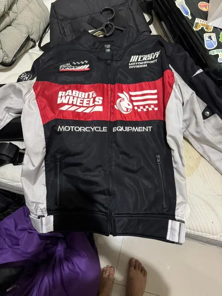 Jaket Rabbit & Wheels