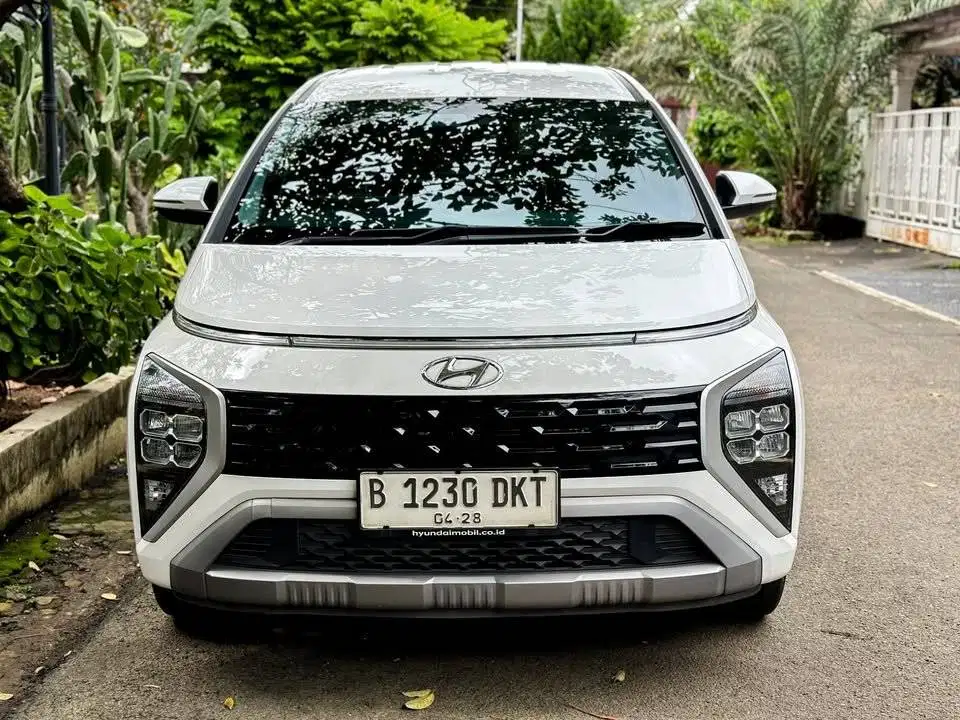 HYUNDAI STARGAZER PRIME IVT AT 2023 PUTIH LOW KM