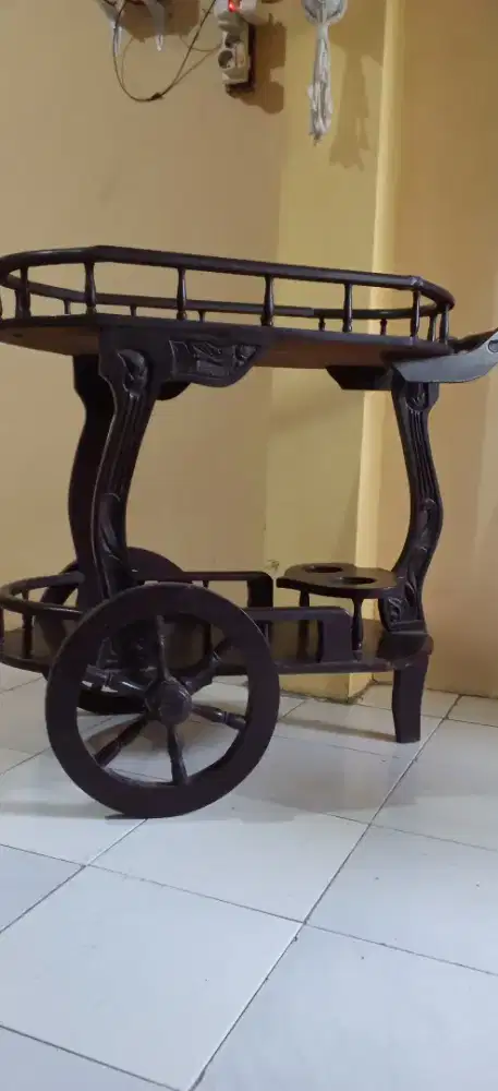 Meja troli jati klasik