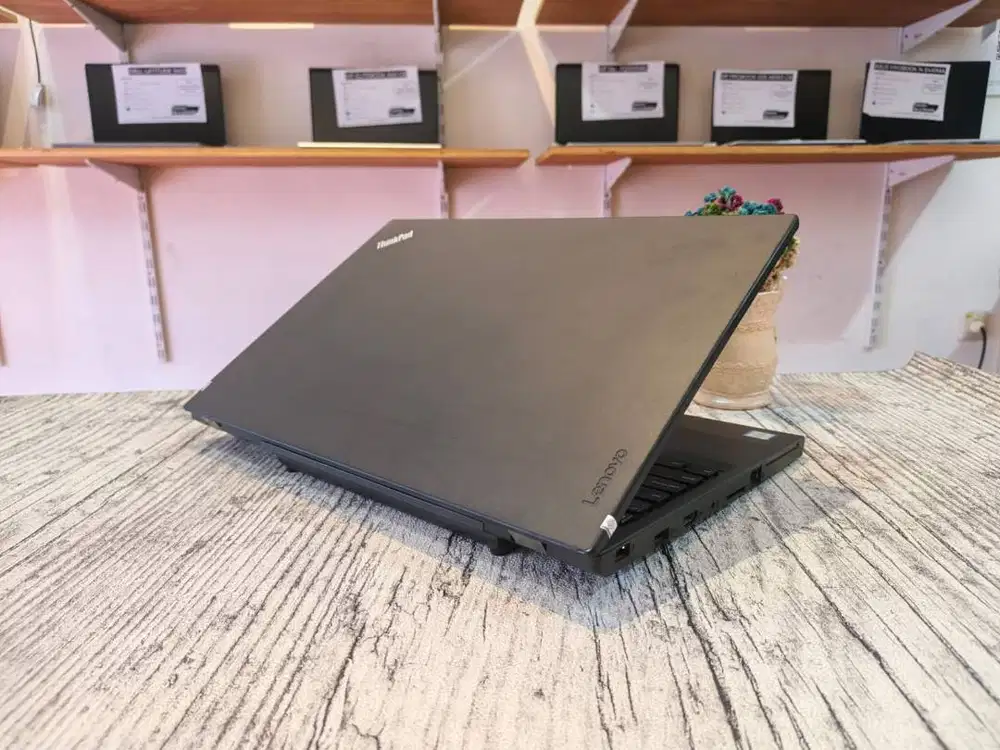 LENOVO THINKPAD T560//NVIDIA 940MX (2GB)