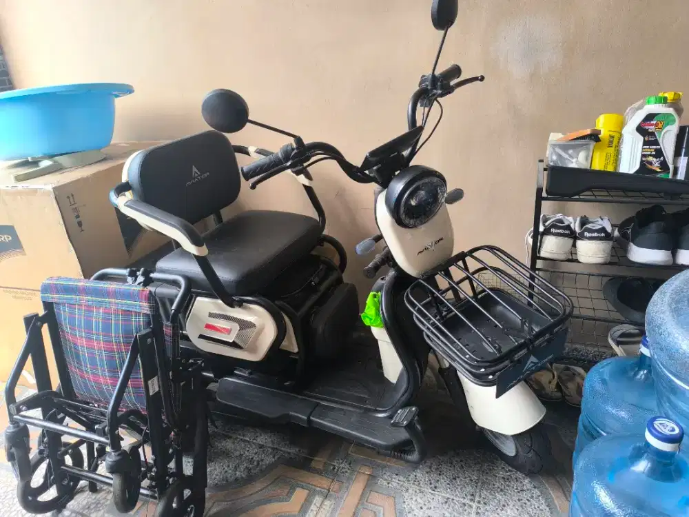 Sepeda Listrik roda 3, AVIATOR AT230 Putih, Jual murah, jarang pakai