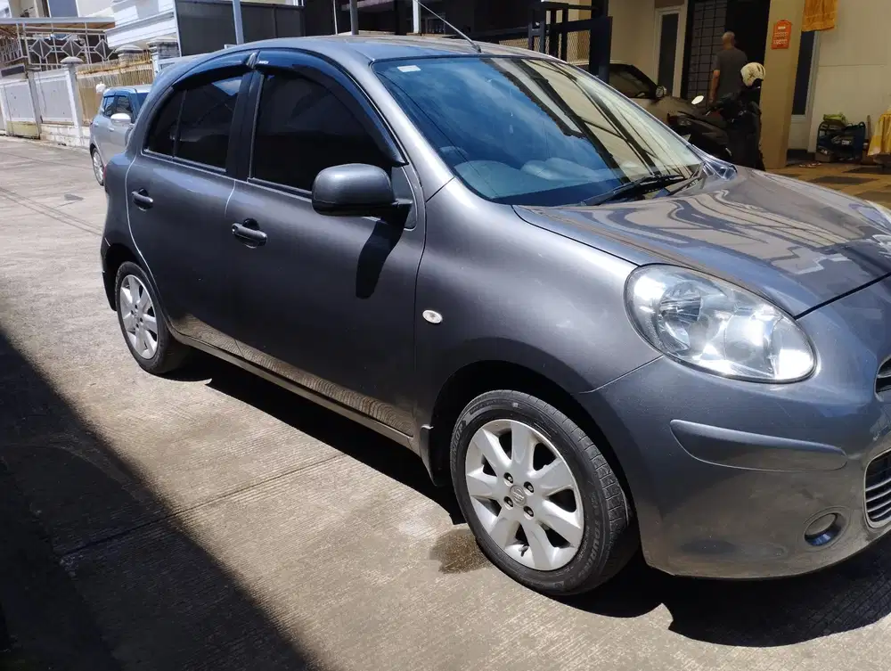 Nissan March 2012 Bensin