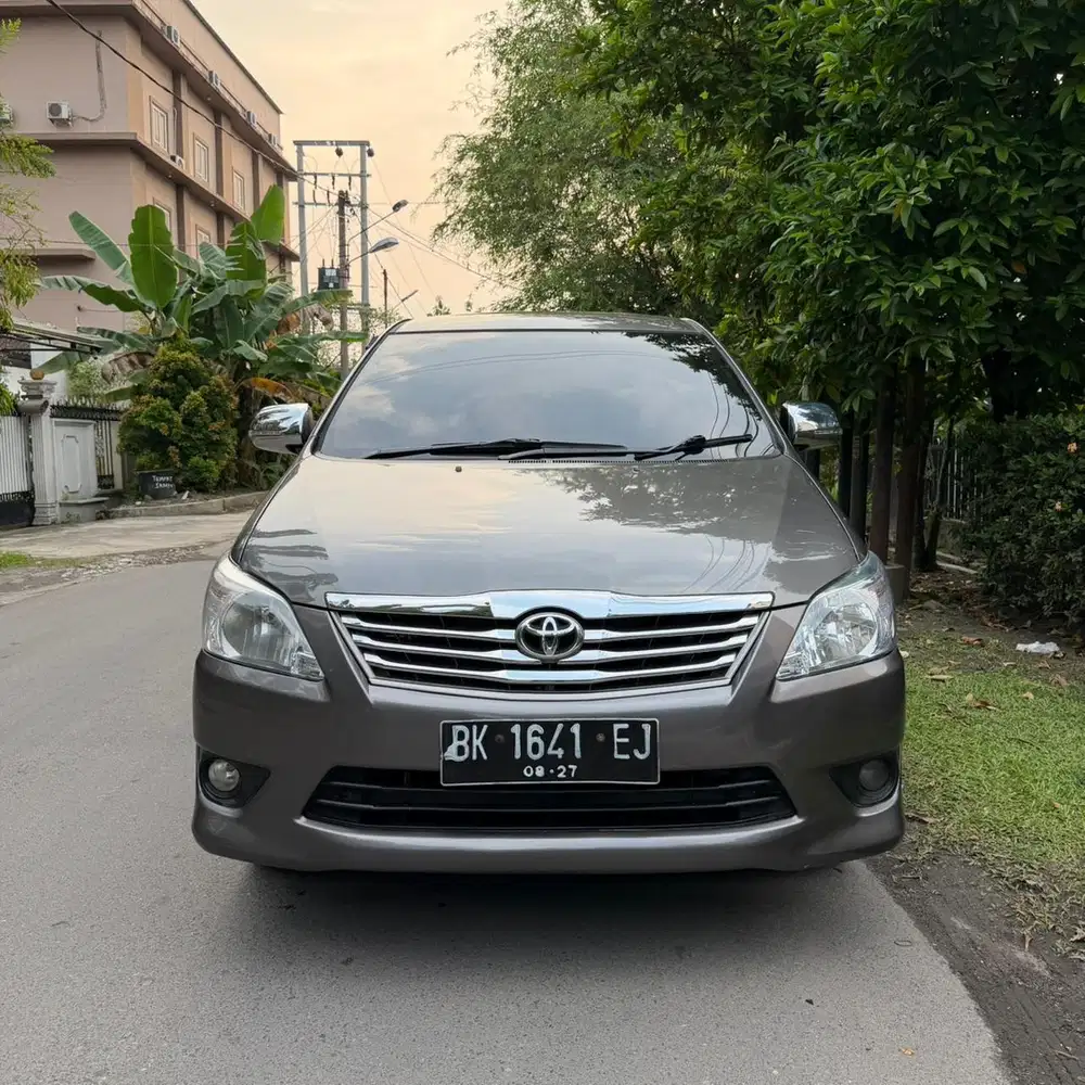 (DP42JT) Toyota Kijang Innova 2.5 G Matic Diesel Lucuxury  2012