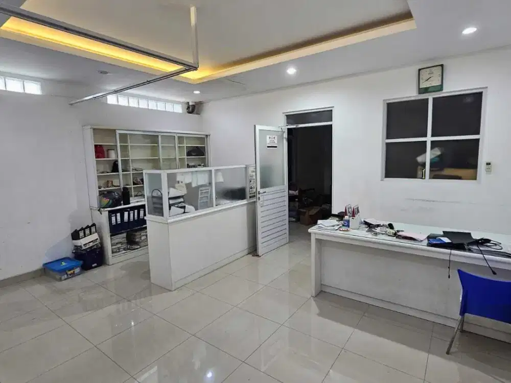 Dijual kantor ex praktek dokter di jalan Raya Lingkar Duren Sawit