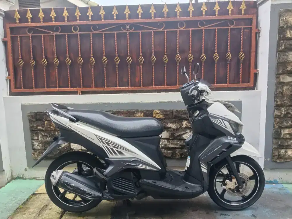 xeon gt 125 cc th 2014 putih mulus ori mesin sehat