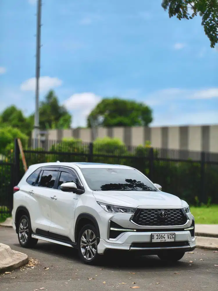 TOYOTA KIJANG INNOVA ZENIX Q HYBRID MODELISTA 2.0 AT 2023 LOW KM 35rb