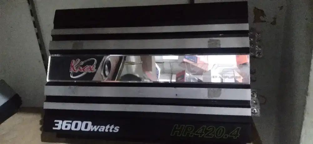 Subwoofer dan power mobil