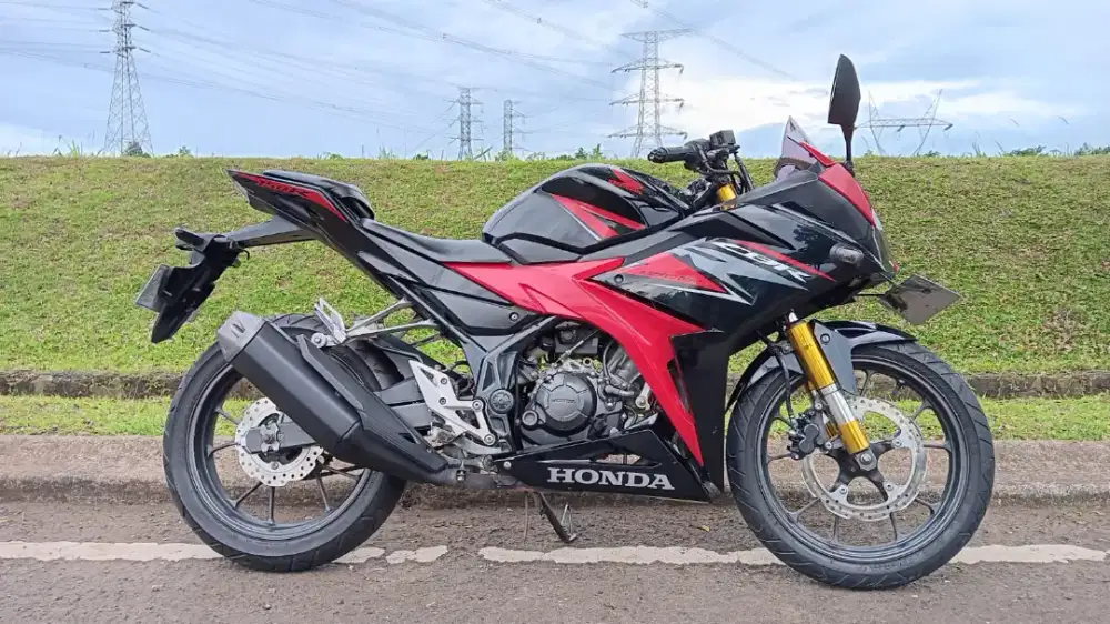 Honda CBR150R facelift Low KM 2019