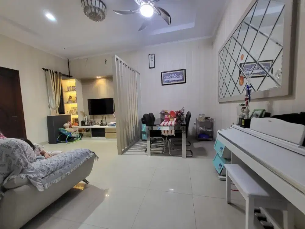 Dijual rumah cantik mewah semi furnished di Sunter Agung