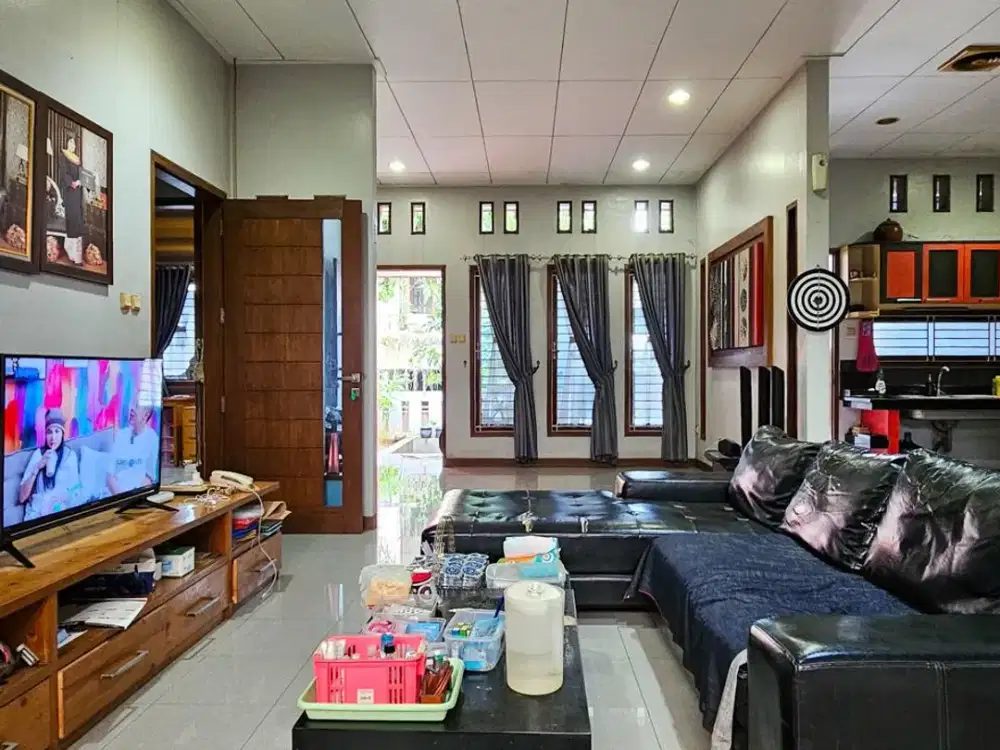 Rumah komplek dekat gerbang kampus stan jln ceger pondok aren